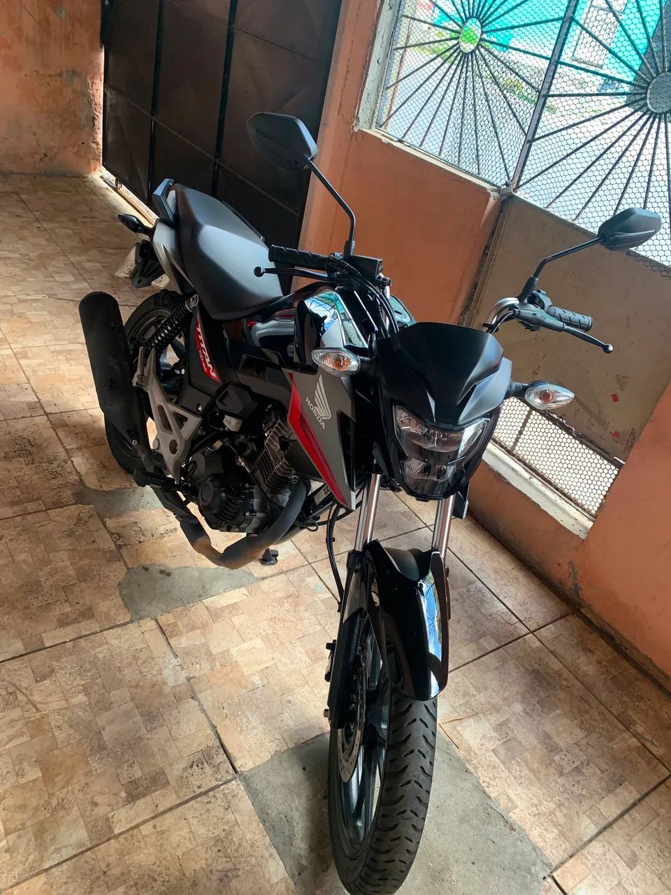 Vendo moto titan 160  - Foto 2