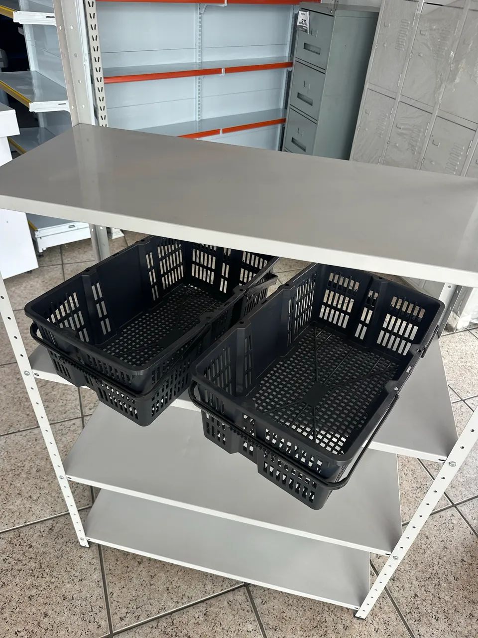CESTA PLÁSTICA PRETA  - Foto 2