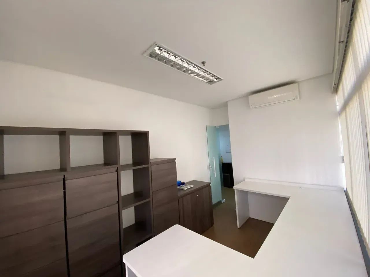 I ANÚNCIO 2  SALA COMERCIAL PARA LOCAÇÃO  LINDA, MODERNA E SUPER BEM LOCALIZADA!