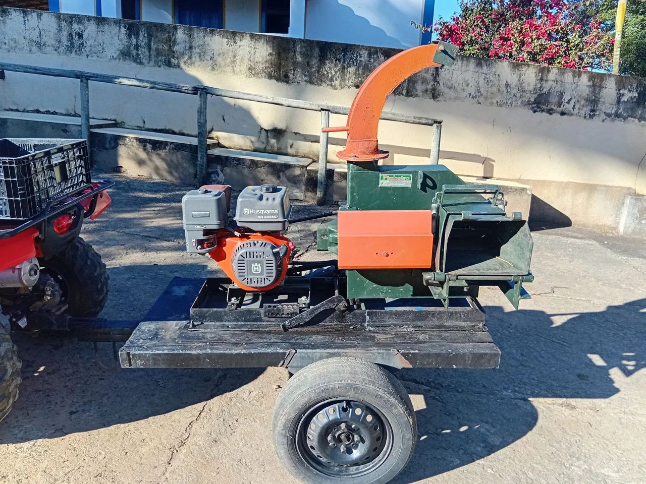 Ensiladeira pp47 com motor 