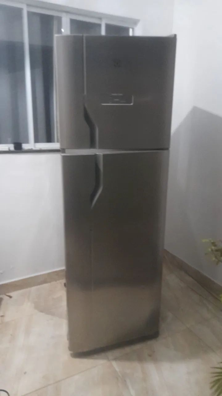 Geladeira Electrolux frostfree ótimo estado e de funcionamento 