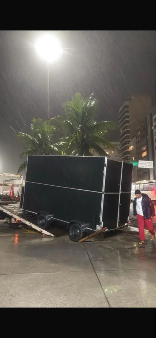 Trailer baú NOVO 4x2 usado 3 meses  - Foto 4