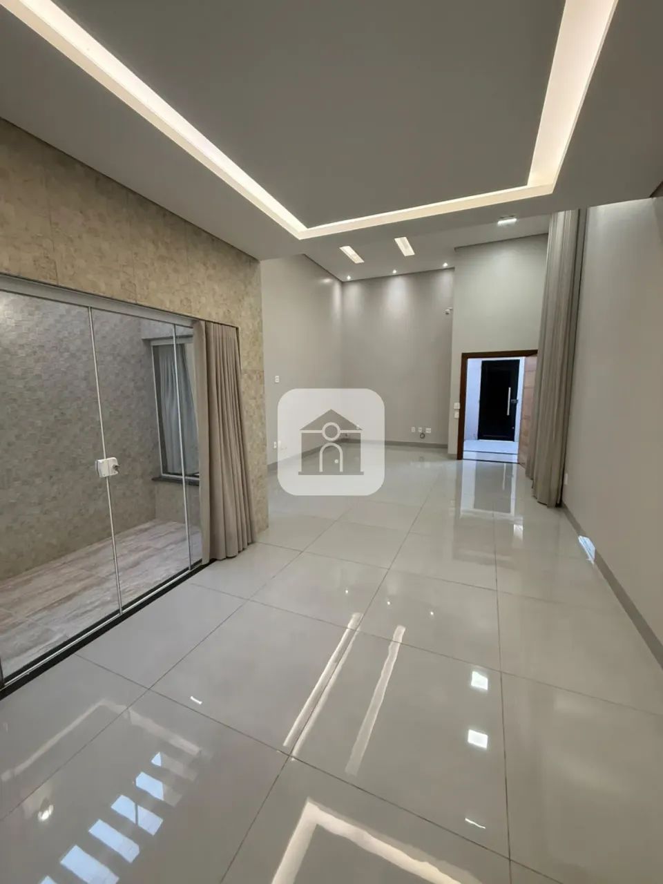 Excelente casa 03 Quartos Bairro Cidade Nova - Foto 5