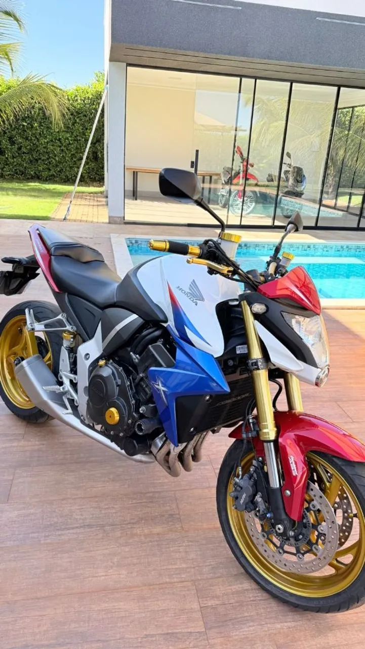 CB 1000