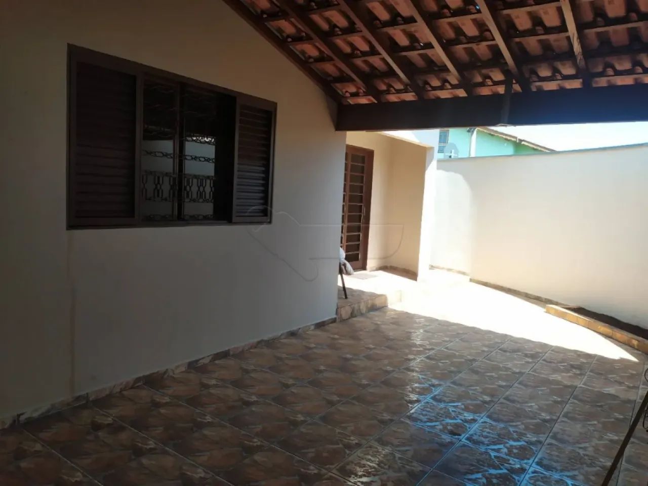 Casa residencial com 03 quartos, sendo 01 suíte e com Salão comercial em Iracemápolis/SP - Foto 2