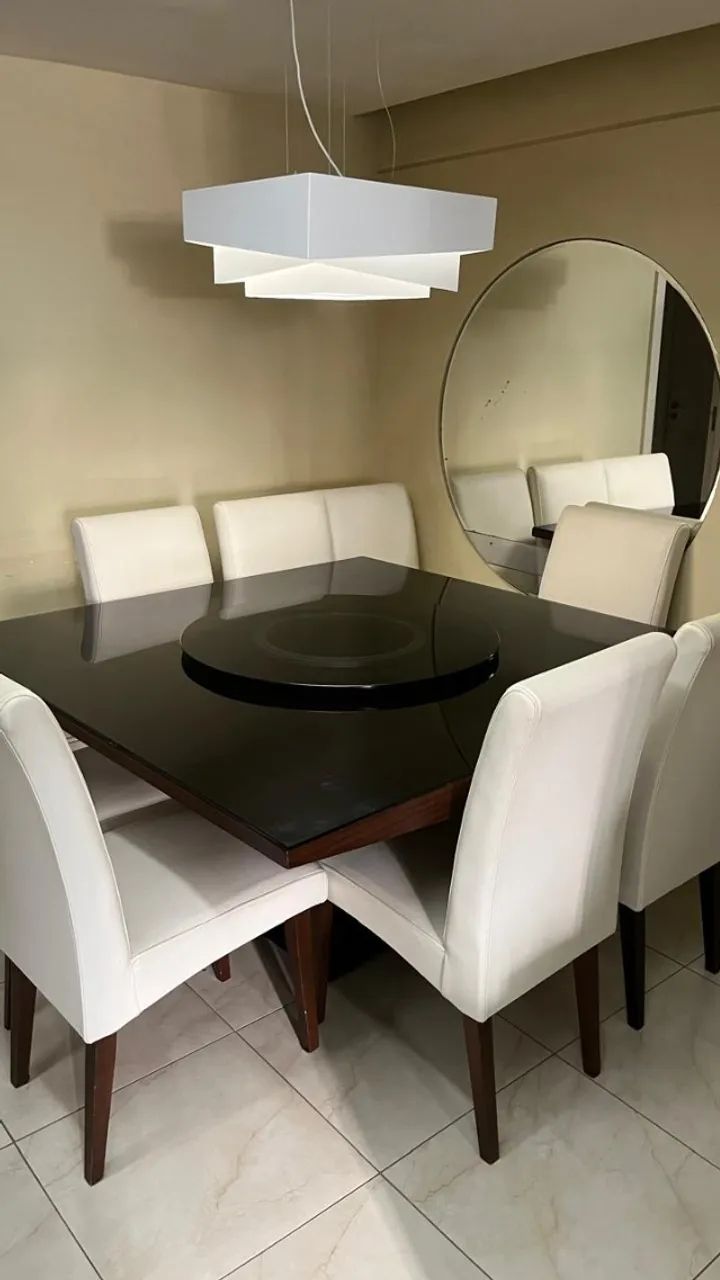 Mesa de jantar quadrada