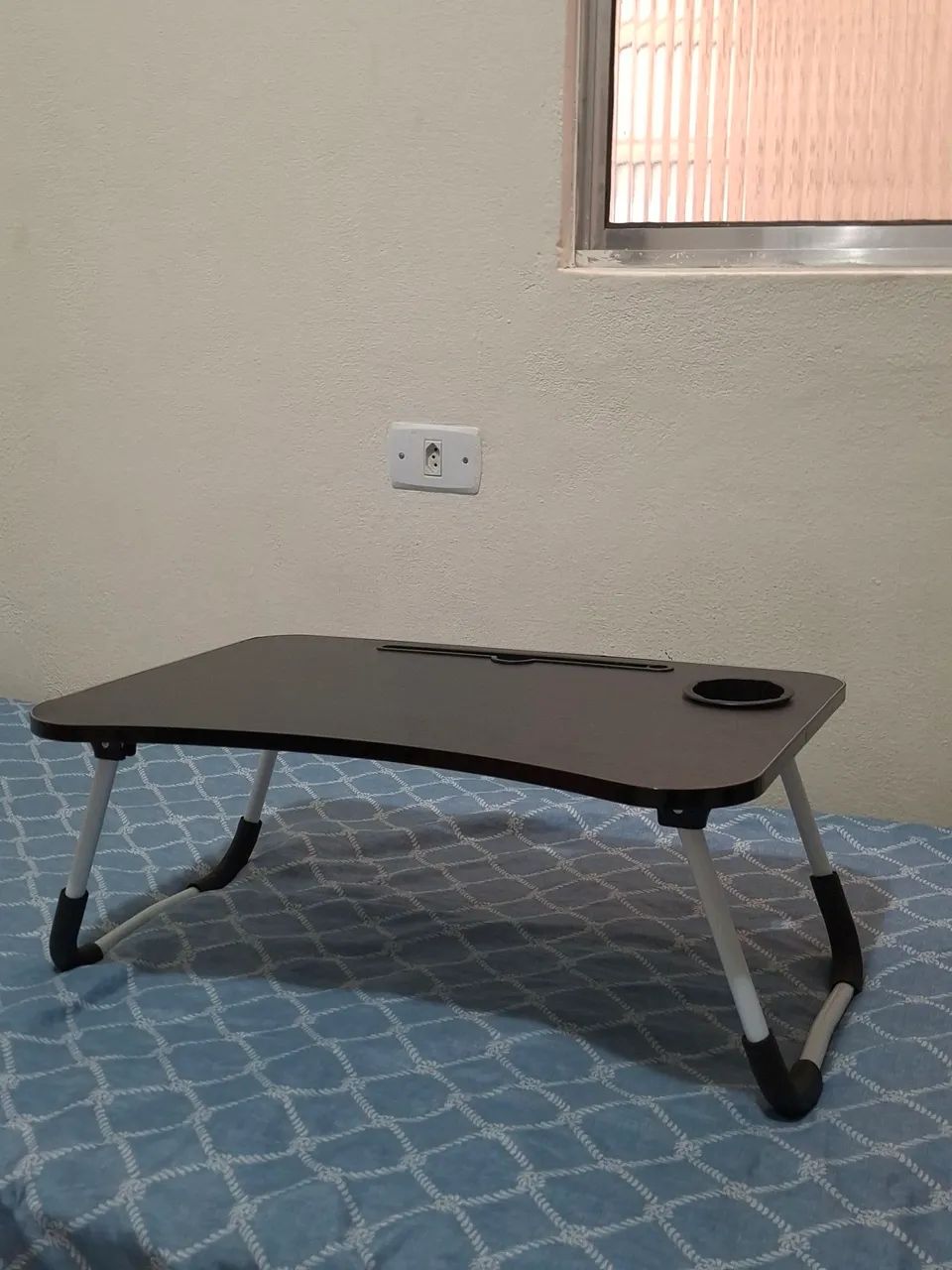 Mesa para Estudos e Notebook