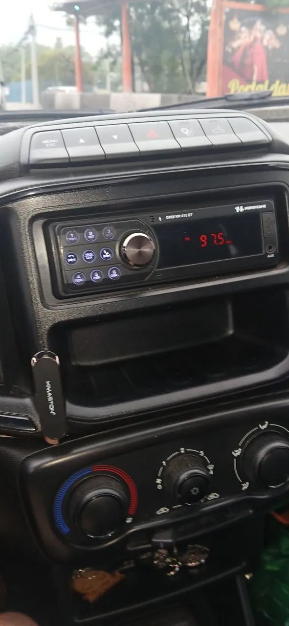 Radio automotivo Hurricane