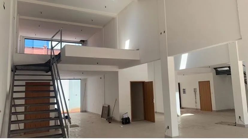 Lojão com 330m2  - Alphaville - Rio das Ostars  - Foto 3