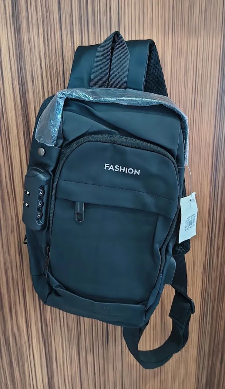 BOLSA TRANSVERSAL ANTIFURTO - ESTILO, SEGURANÇA E PRATICIDADE!