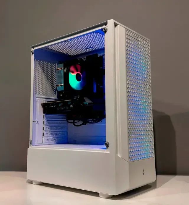 PC GAMER I3 12100T + RTX 2060