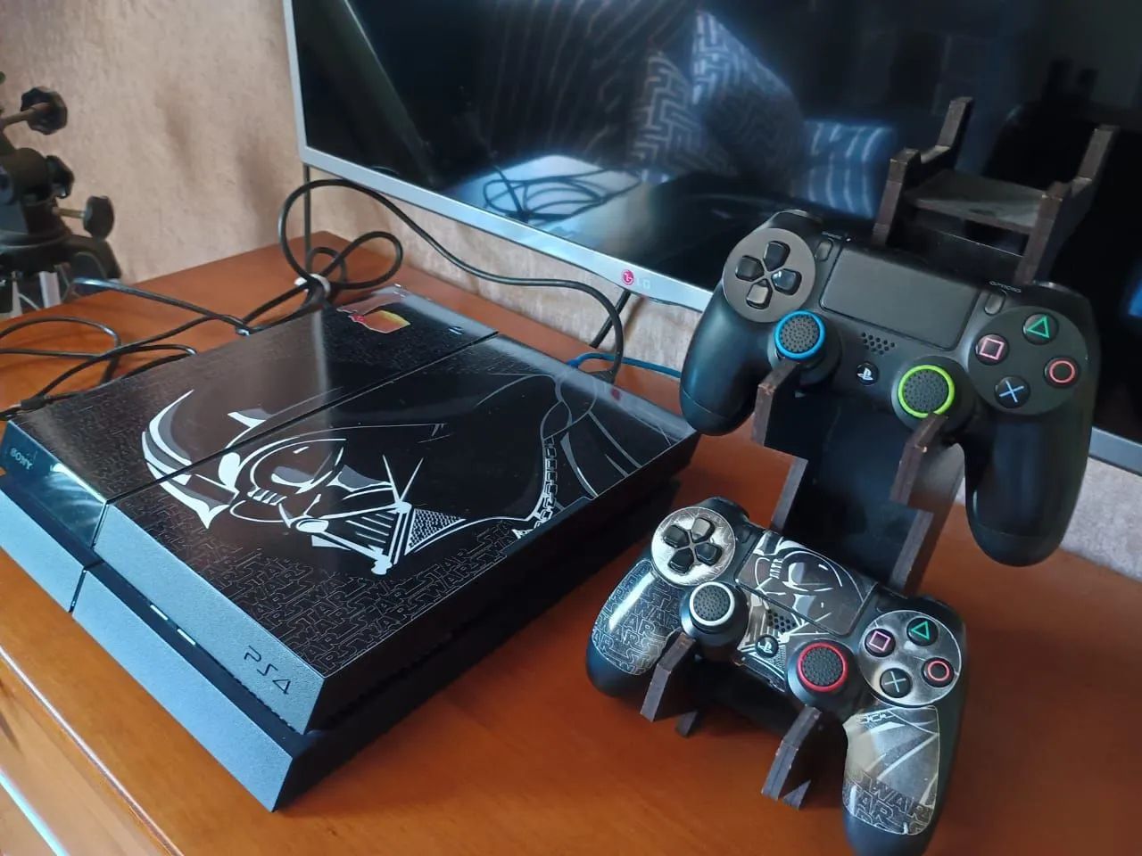Playstation 4 Fat Com Ssd 500 + 2 Controles 