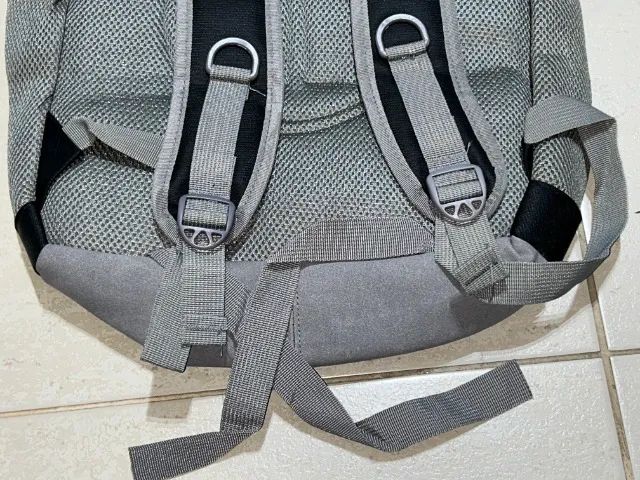 MOCHILA DE COSTAS COM ALÇA - NOVA NUNCA USADA - Foto 5