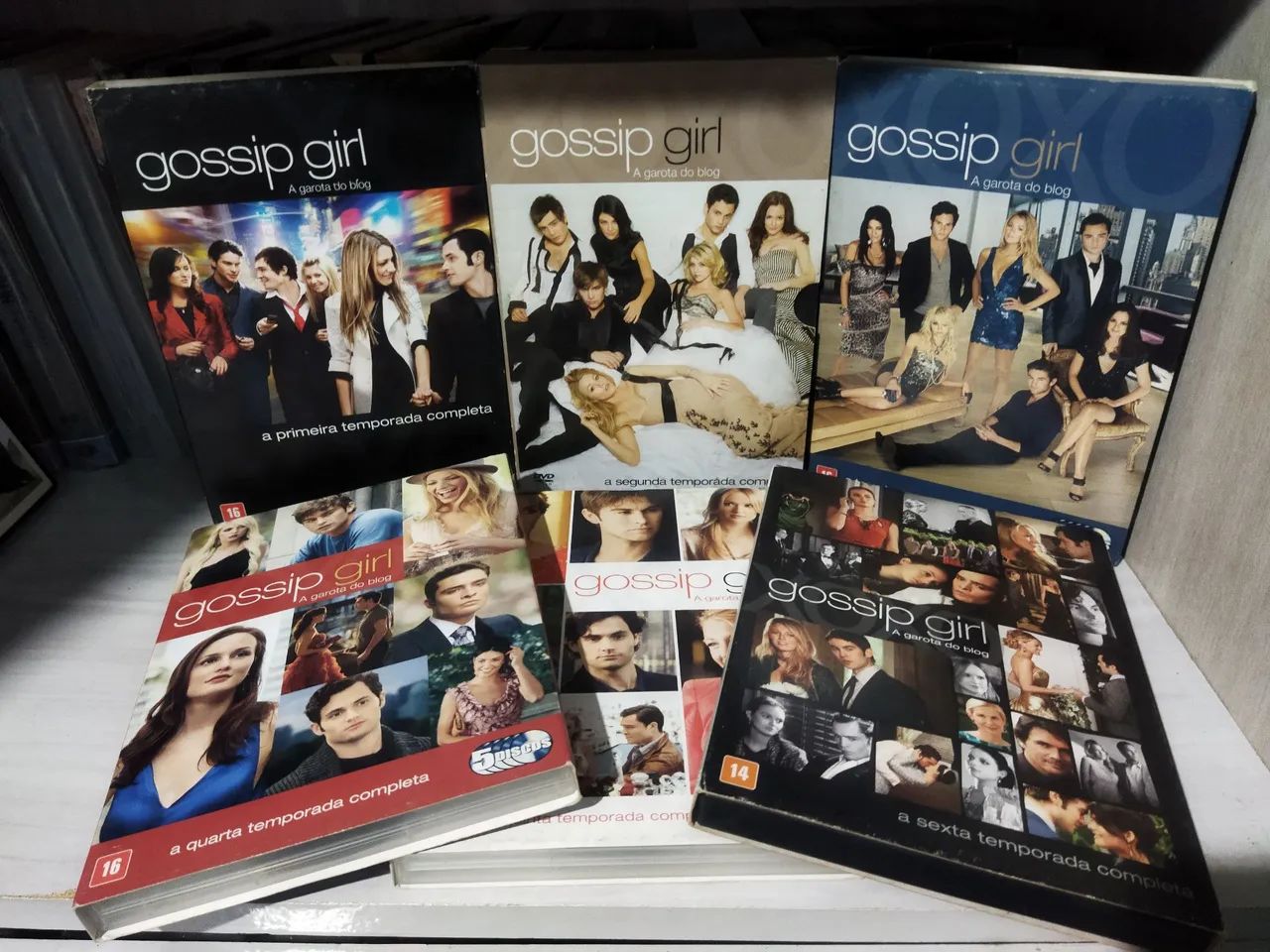 Box Gossip Girl 1 a 6 Temporada Série Completa em DVD - CDs, DVDs
