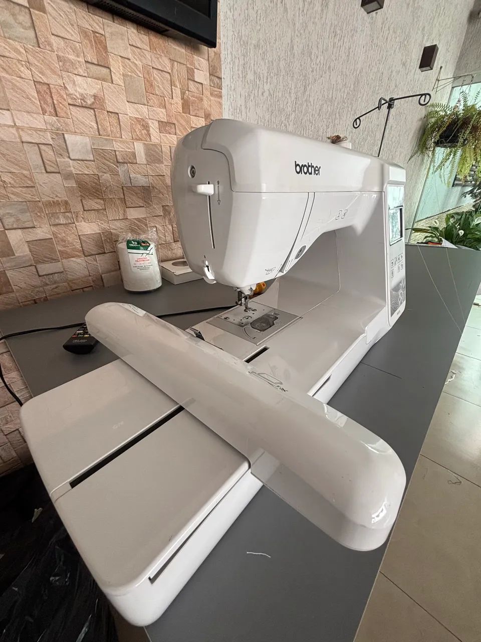 Vendo Máquina de Bordar Brother PE 810L - Foto 3