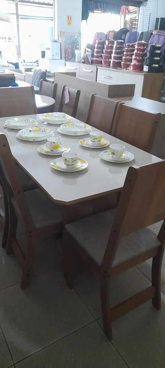 Mesa com 6 cadeiras nova