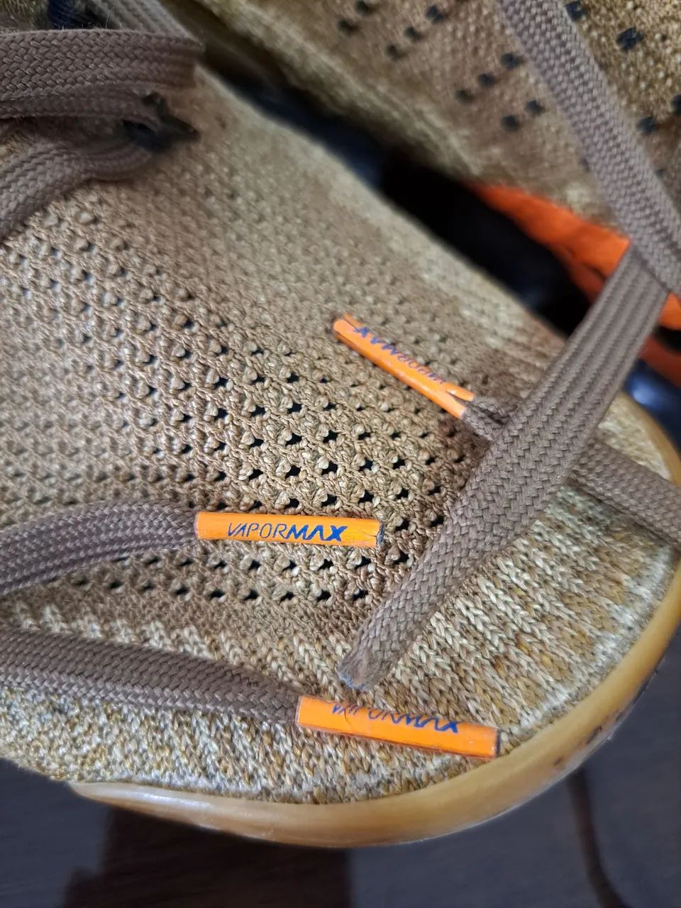 VaporMax Marrom com Laranja tam 42 - Foto 5