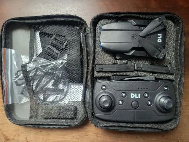 Drone DLI E99 com Câmera + 2 Baterias + Case + Controle - Foto 3