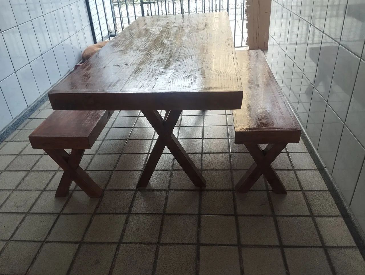 Conjunto mesa rústica em madeira - Foto 4