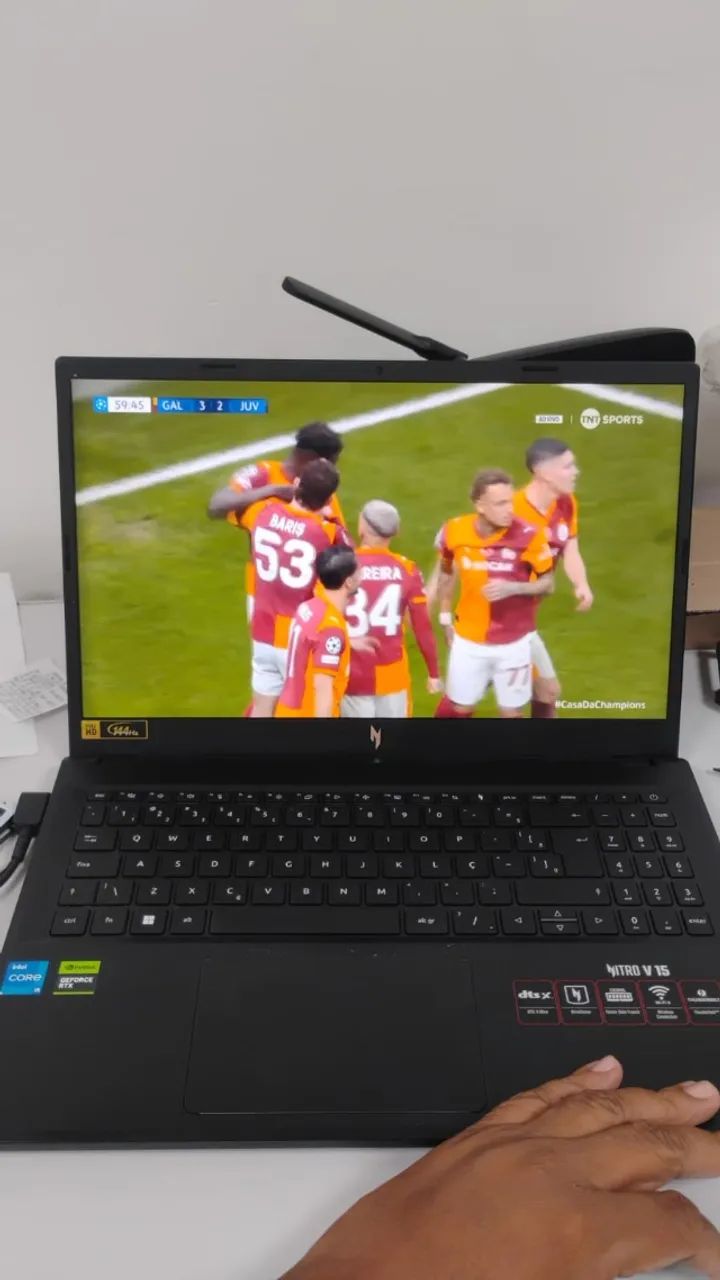 Acer Nitro V15 - Foto 2