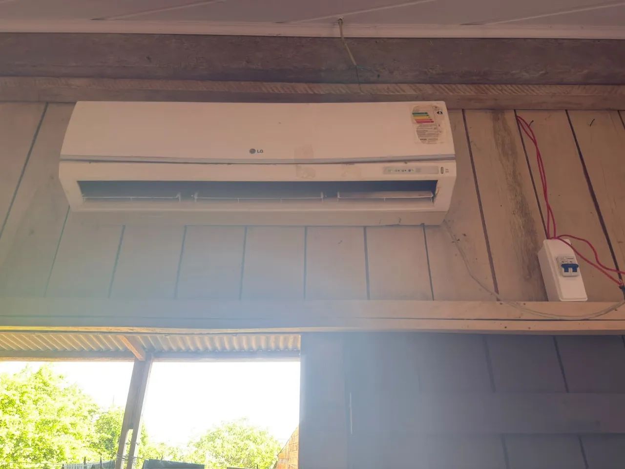 LG 12 MIL BTUS , VENDO INSTALADO COM GARANTIA DE 1 ano - Foto 2