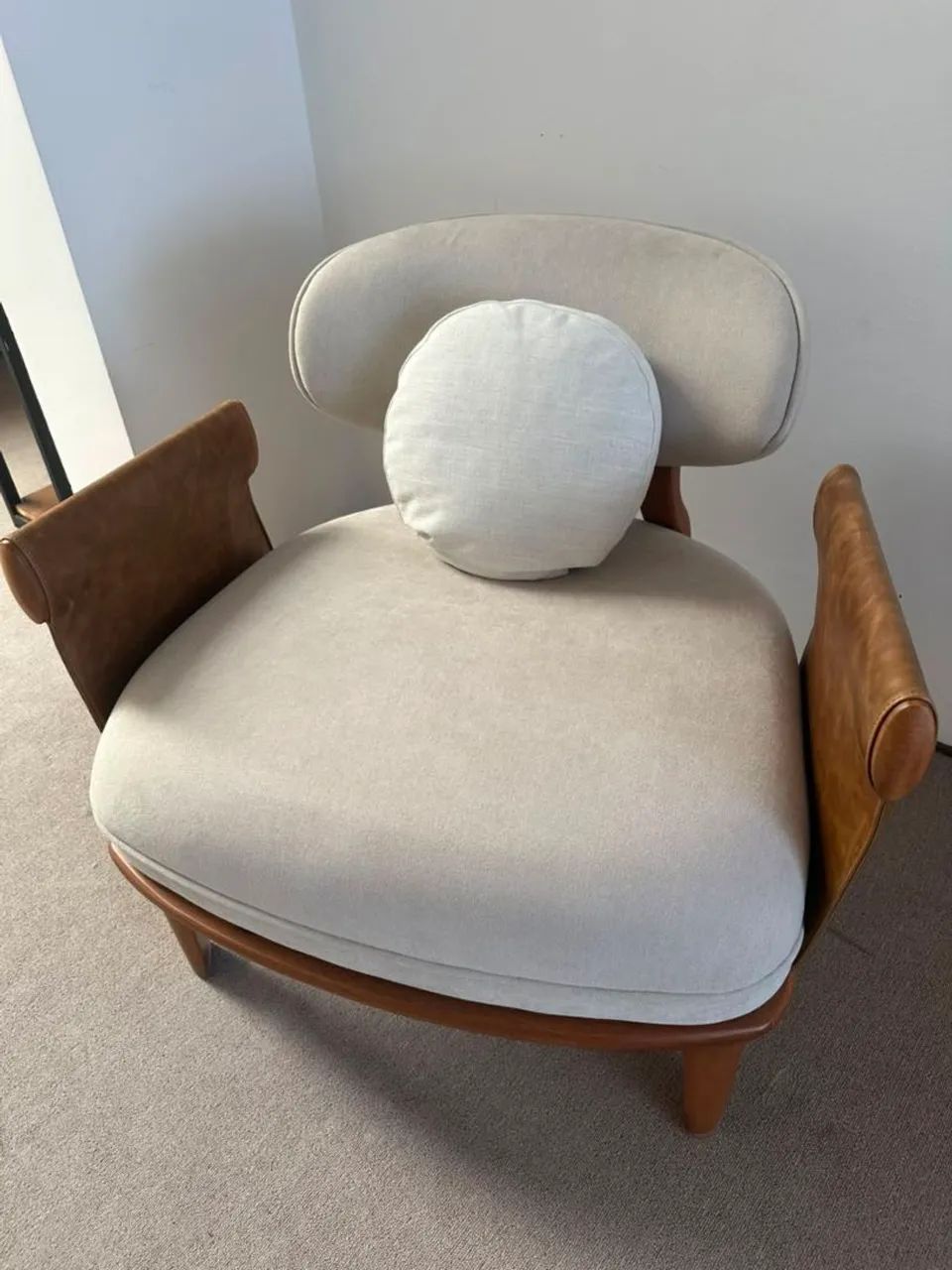 Poltrona Vick linho /couro design duadsg - Foto 2