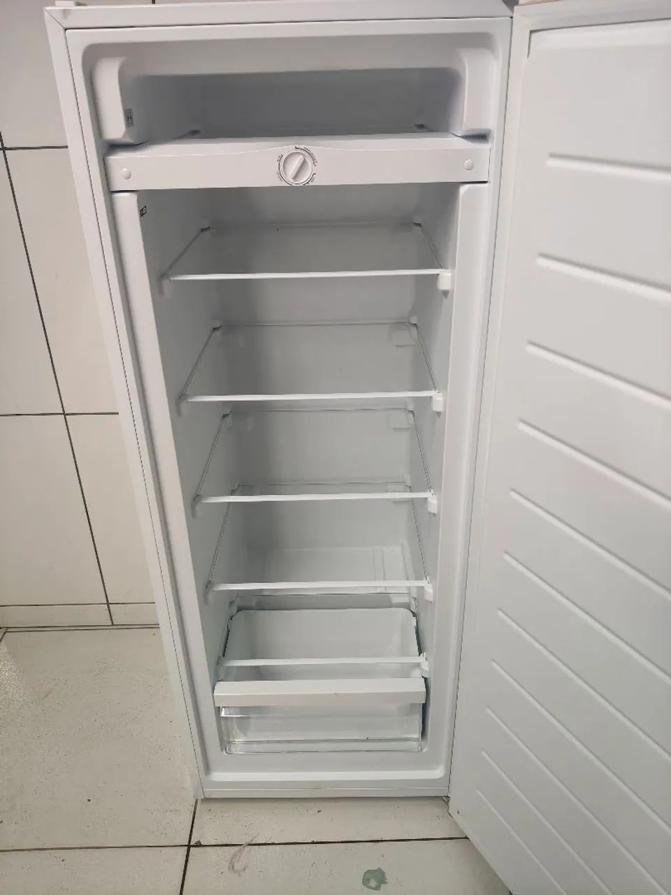 Vende um freezer vertical  - Foto 2