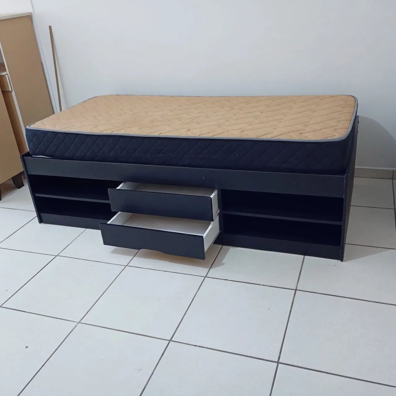 Vendo cama de solteiro madeira top  - Foto 2
