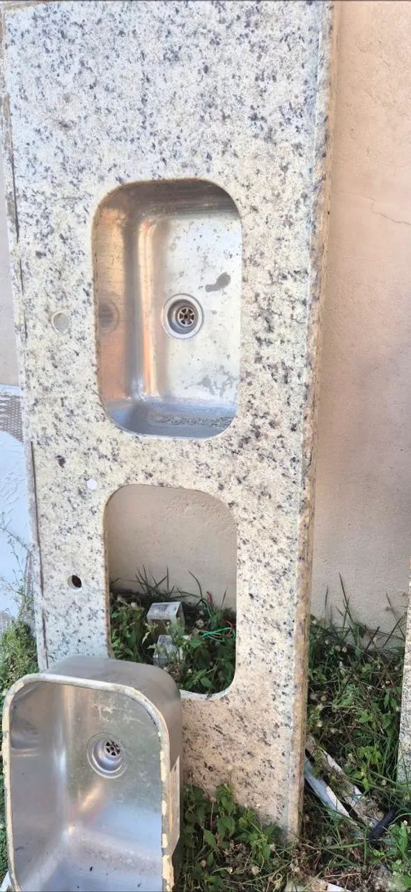 Bancada de granito + pias e cubas de inox - Foto 2
