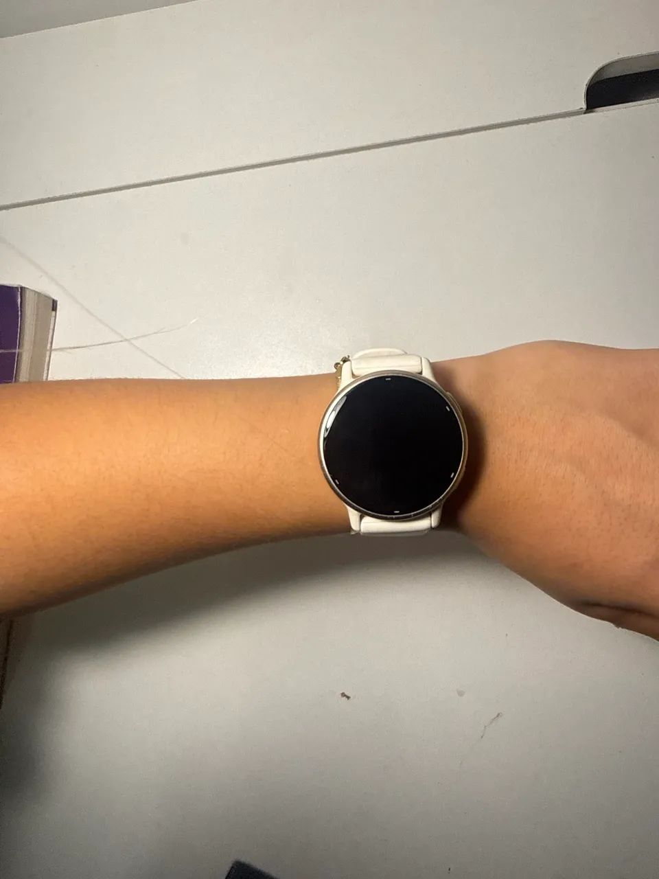 Vendo Samrtwatch Garmin Vivoactive 5 dourado  - Foto 4