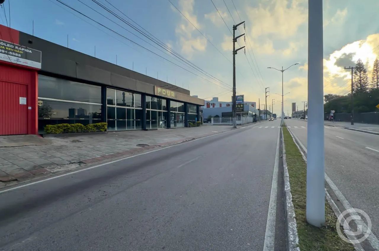 Galpão comercial estratégico com 765 m² - Foto 2