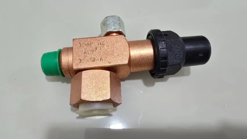 Válvula Rotalock 3/8" cobre Carly - Refrigeração e Climatização