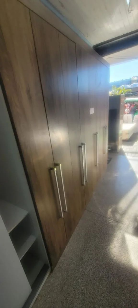 Guarda roupa 8 portas 