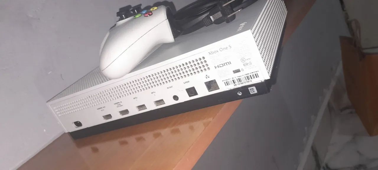 Video game Xbox one s com defeito  - Foto 2