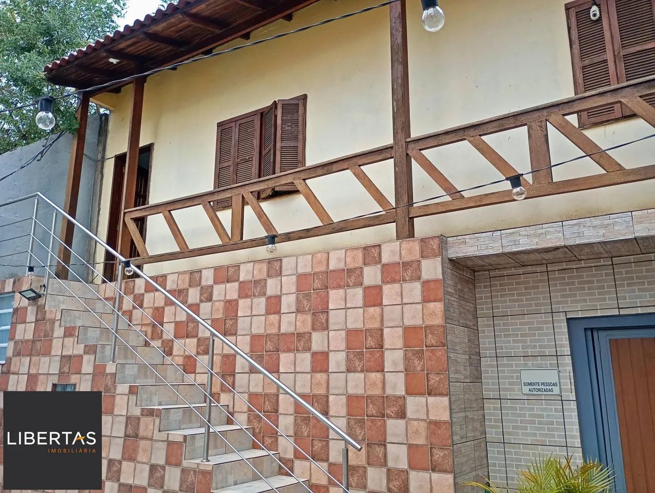 Casa com piscina e edícula - Foto 2
