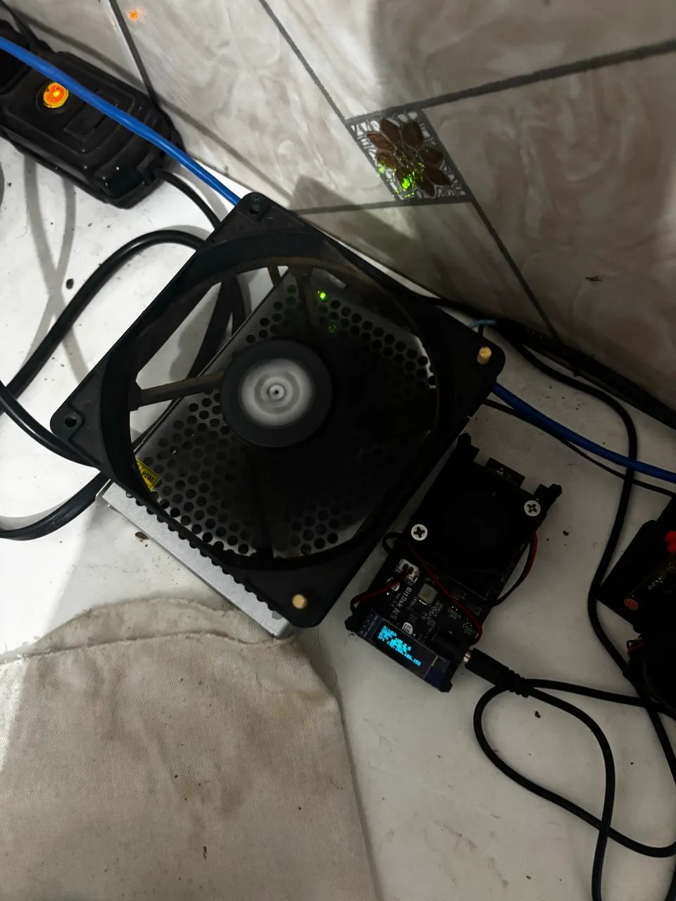 3 mineradoras de bitcoin - Foto 4