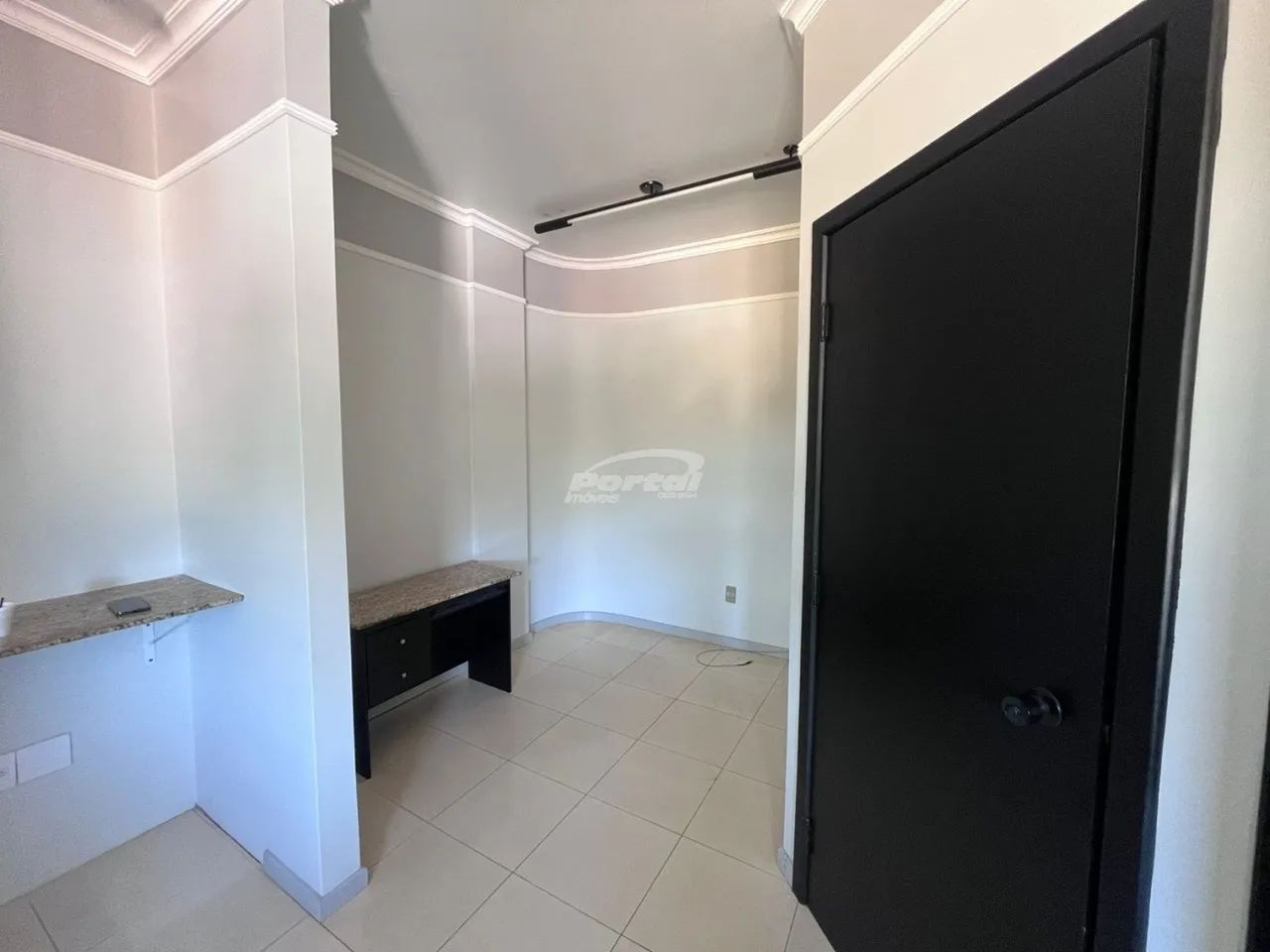 Excelente sala comercial, semi mobiliada, no Centro da cidade. - Foto 5