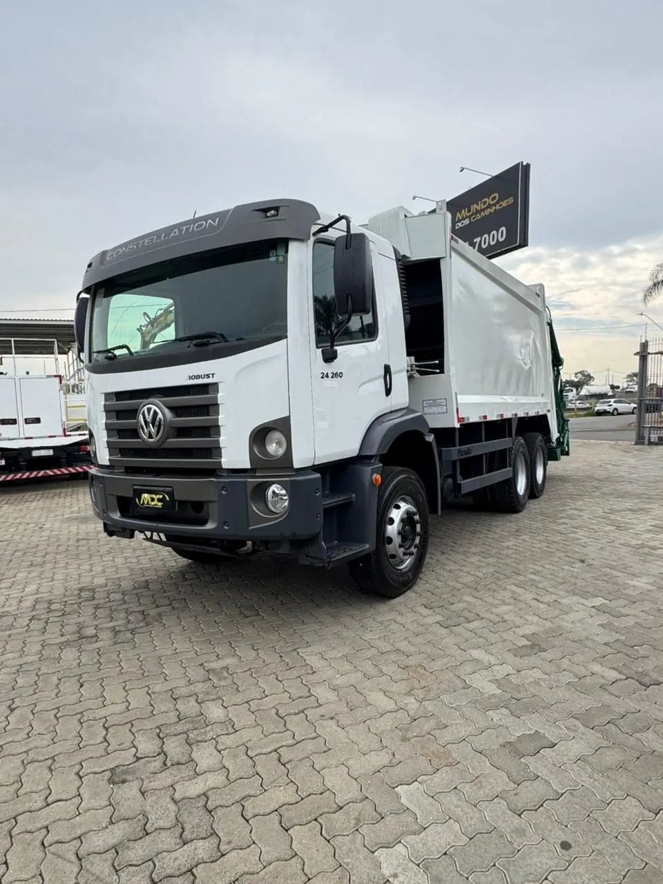 VW 24-260 - COMPACTADOR DE LIXO 