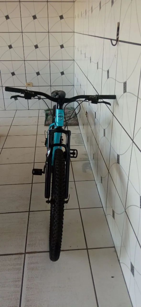 Bicicleta aro 29 quadro 17 com 24 velocidade  - Foto 2