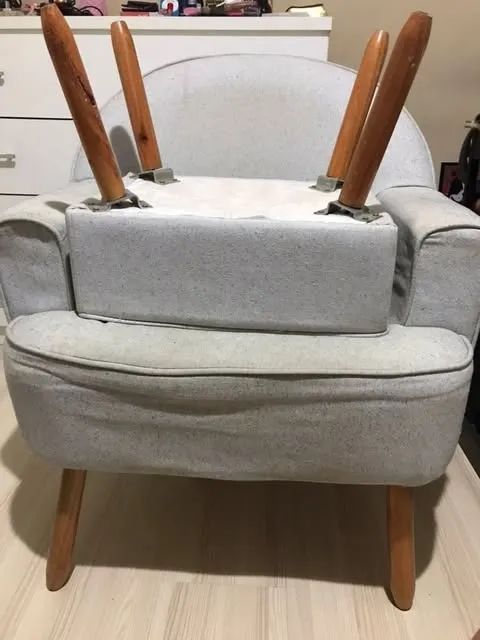 Poltrona de amamentação retrô com puff  - Foto 4