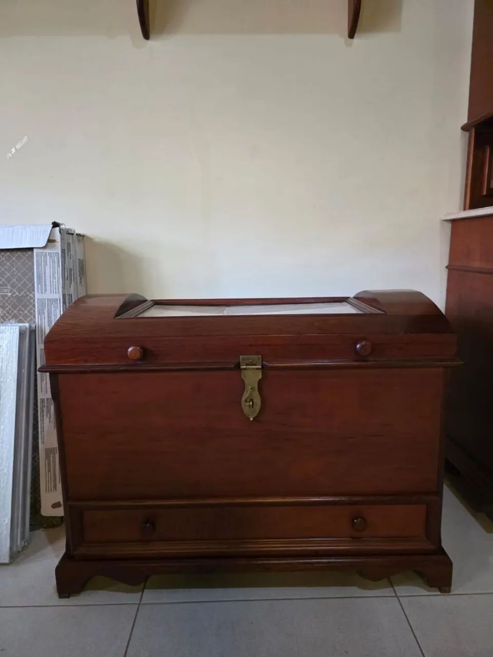 Baú Antigo Madeira Maciça  - Foto 3
