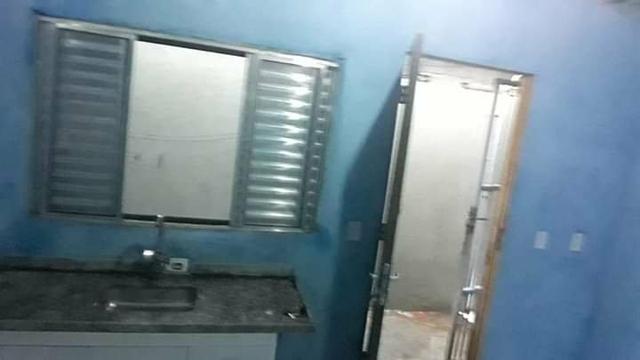 Quarto e banheiro para homem ou mulher solteiro para alugar 974 154425 - Foto 2