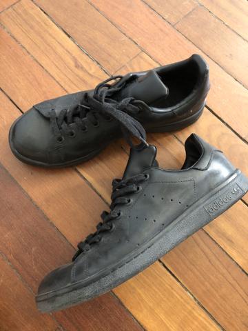 Tênis Adidas. Tamanho 40. Stan smith