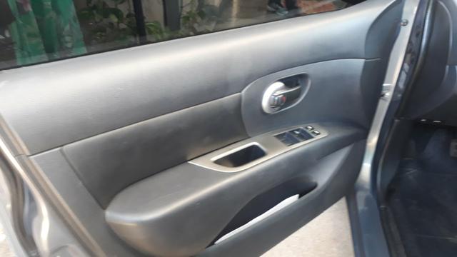 Nissan Livina S 1.6 16v 2012 flex / Troca 4x4 tracker /subaru/tr4 ou similar valor = - Foto 6