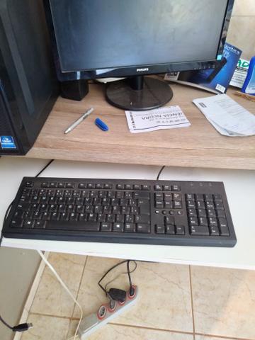 Desktop Core I3, 6 GB de RAM, HD 500 + teclado e mouse + monitor