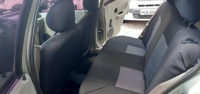 Renault Clio sedan 1.0 16v - Foto 7