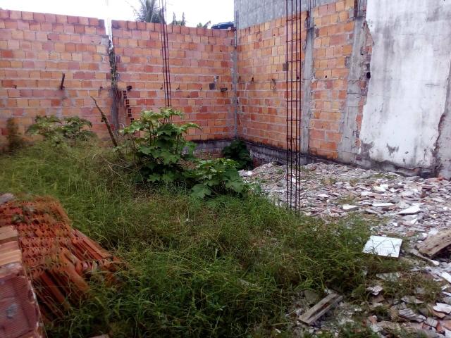 Excelente terreno com obra construída, com área lateral e nos fundos - Foto 2