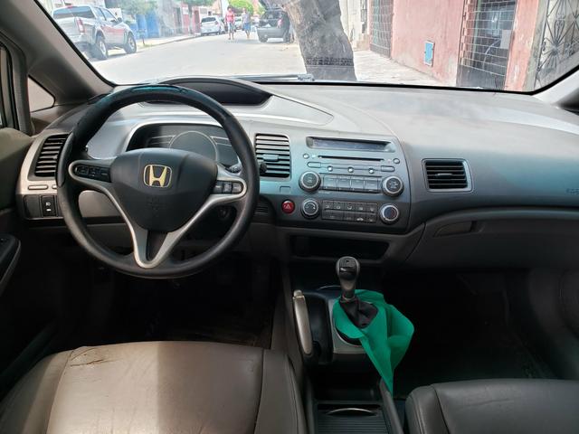 Honda Civic 2010 lxl - Foto 3
