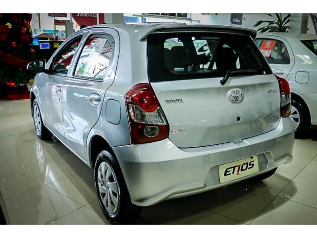 TOYOTA ETIOS 1.3 X 16V FLEX 4P 2019 - Foto 4