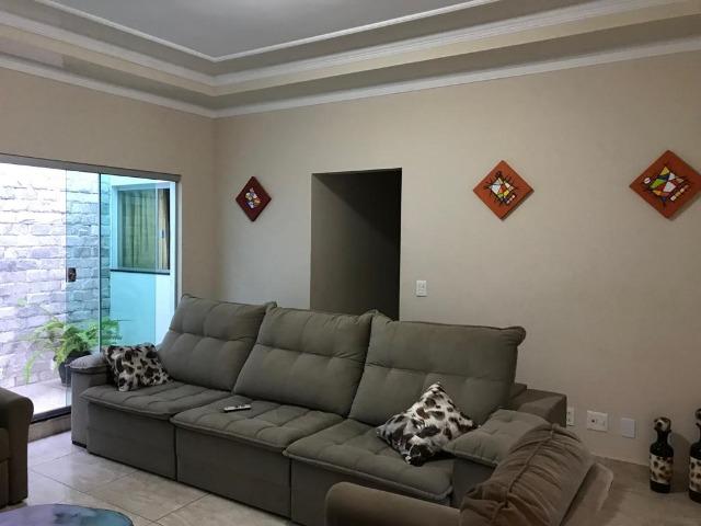 Excelente Casa, 3 Qts Sendo 1 Suíte, Laje, Cerâmica, Lazer no Piso Superior!